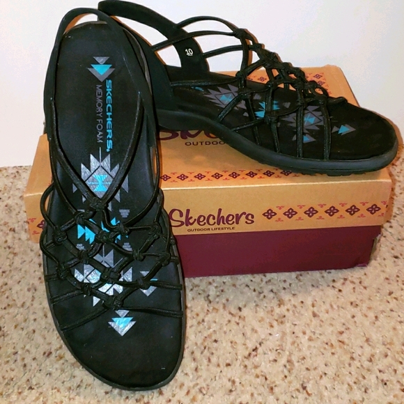 Skechers Shoes - ⭐BOGO 50%⭐ Sketches Sandal